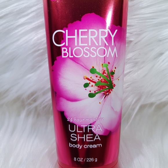 BATH & BODY WORKS CHERRY BLOSSOM BODY CREAM - Picture 2 of 4
